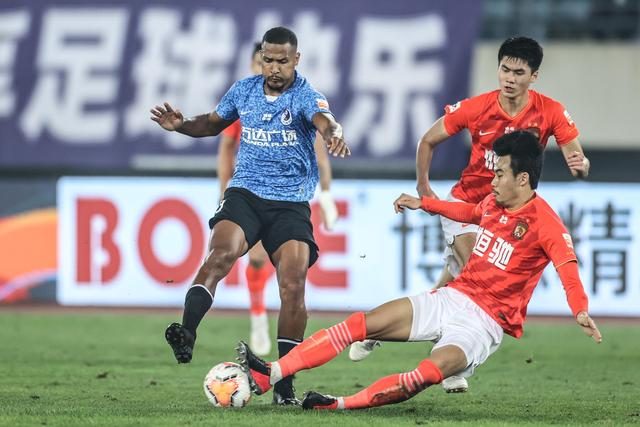 河村勇辉21+10日本男篮不敌巴西 卡波克洛33分